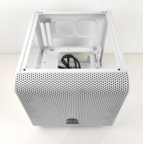 Thermaltake Core V1 White Snow Edition Mini-ITX Cube Case with Window - Picture 6 of 13