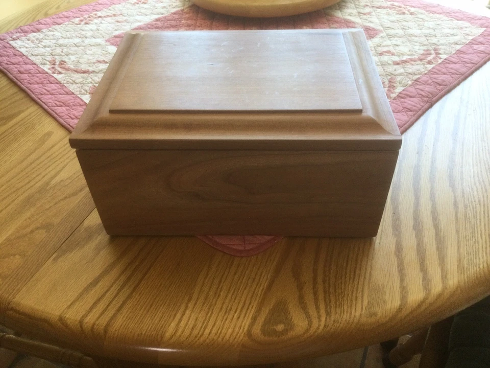 Handcrafted Handmade Hinged Lid Keepsake Storage Box Mahogany (?) - Image 2 of 4