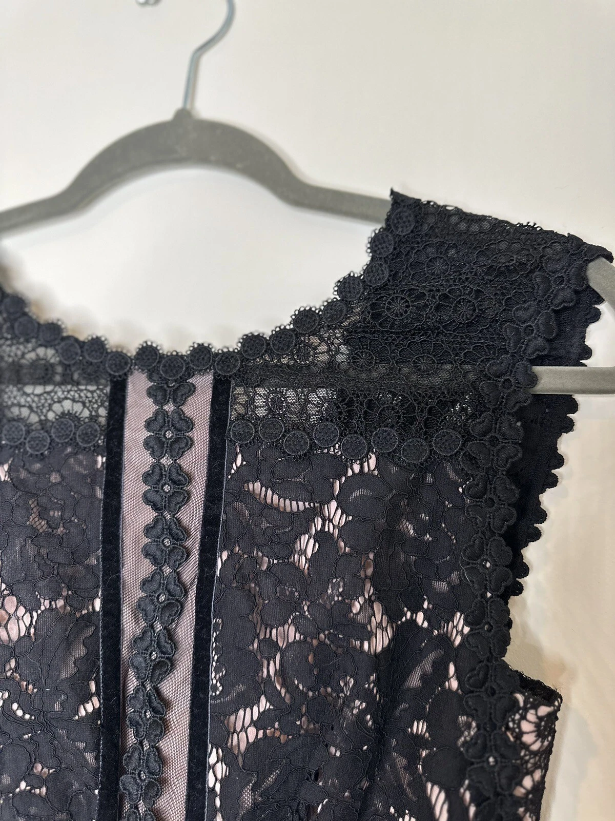 Abito senza maniche Boutique Moschino floreale in pizzo nero nudo taglia 4 Aeffe nuovo con etichette