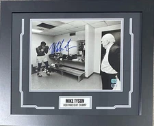 Mike Tyson Signed Framed Photo 11x14 Beckett & Tyson Hologram Authentic Cus #3