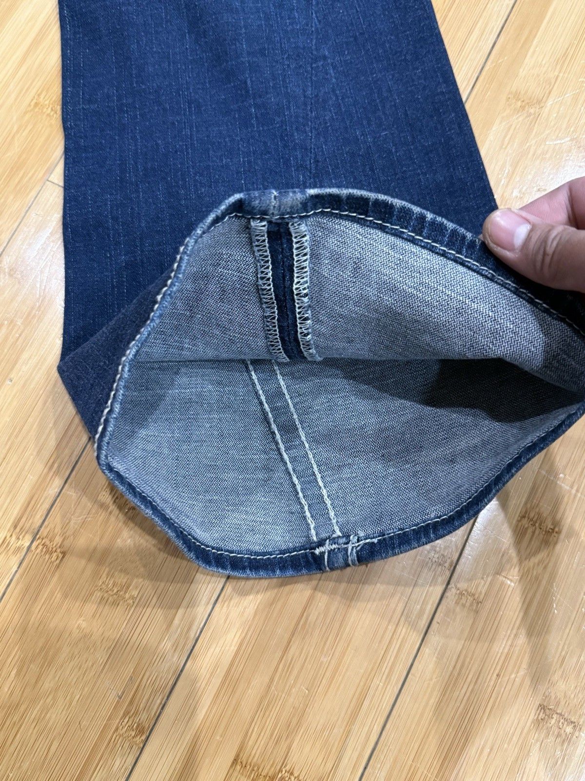 True Religion Jeans Women’s Disco Joey Big T Sz 31 Flare Bottom Blue Denim USA thumbnail 6