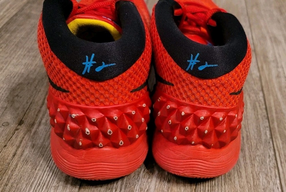 NIKE KYRIE 1 