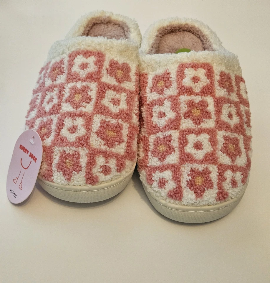 Zapatillas rosas suaves y acogedoras nuevas con etiquetas talla pequeña Flower Power patrón a cuadros Foto 3 de 3