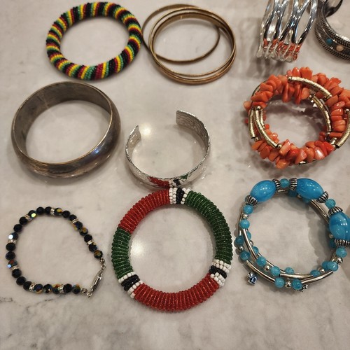 Bracelet Lot 20+ Mixed Styles Beaded Bangles Vintage To Modern Jewelry Bundle - Picture 2 of 5