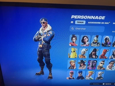 compte fornite avec skin royal bomber et d’autres skin exlusif fast delivery🚛 - Photo 1/4