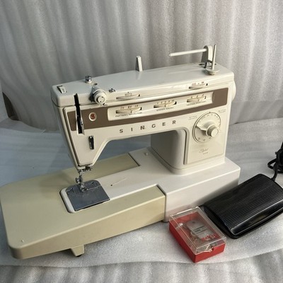 Singer Stylist 834 Sewing Machine   With Pedal. Made in Poland, good condition