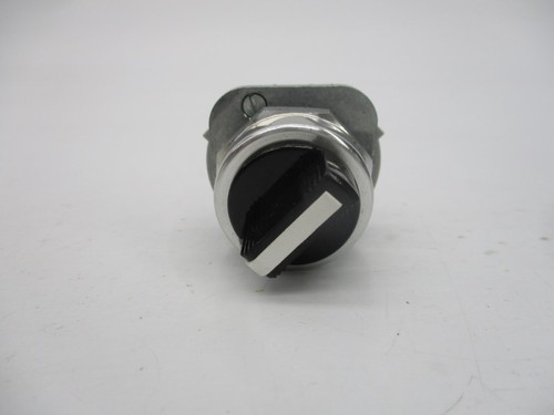 ALLEN BRADLEY 800T-J2 SER. U (WH) NSMP - Picture 2 of 6
