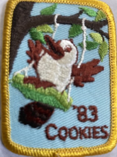 Vintage Girl Scouts '83 Cookies Kookaburra Swing Tree Incentive Patch 2x2-3/4in - Picture 3 of 3