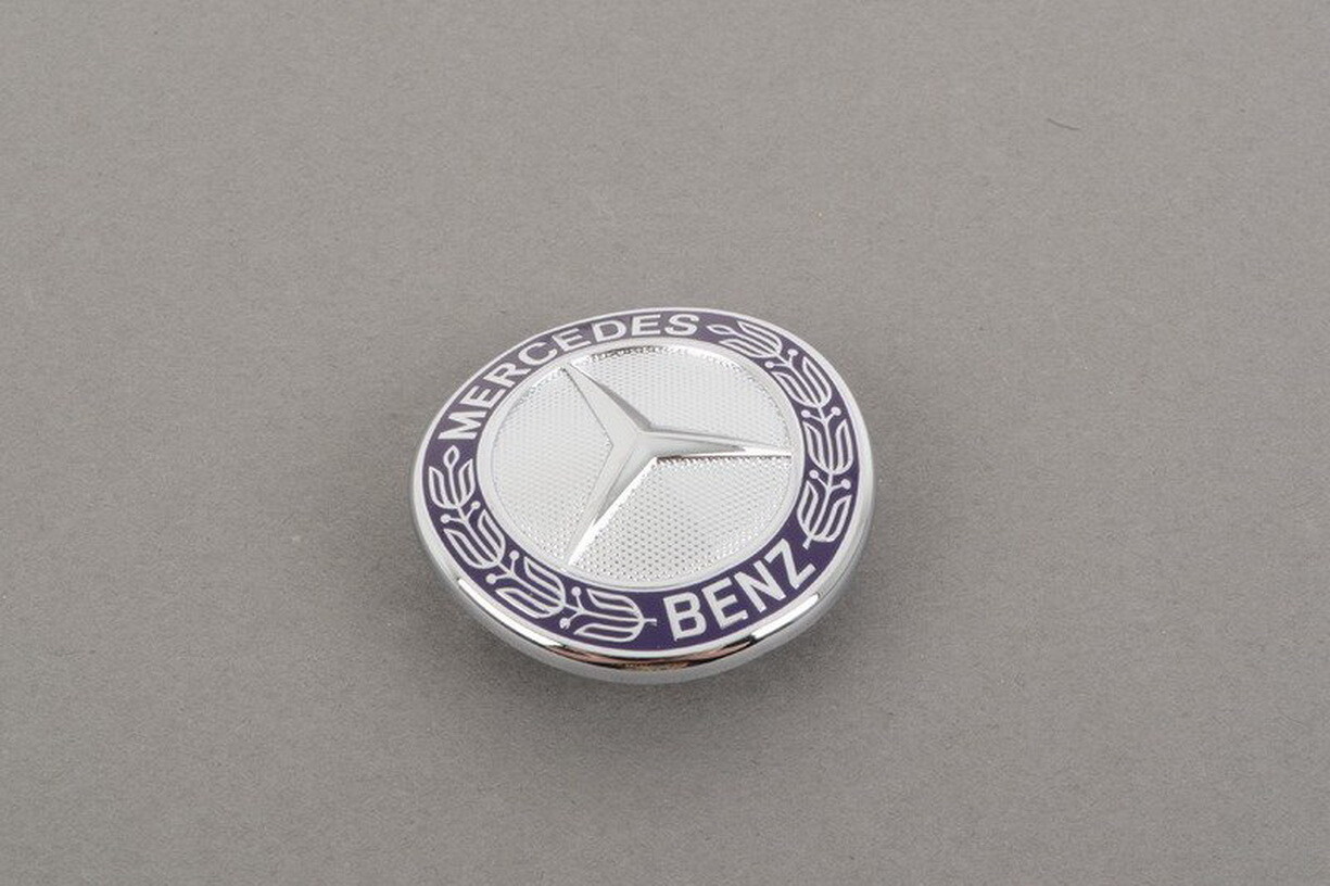 Genuine OEM MERCEDES W221 W211 W212 E550 S550 E63 GRILLE BADGE 