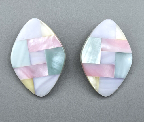Vintage Pearlescent Patchwork Lucite Vintage Pierced Earrings Pastel Colors Oval - Picture 1 of 3