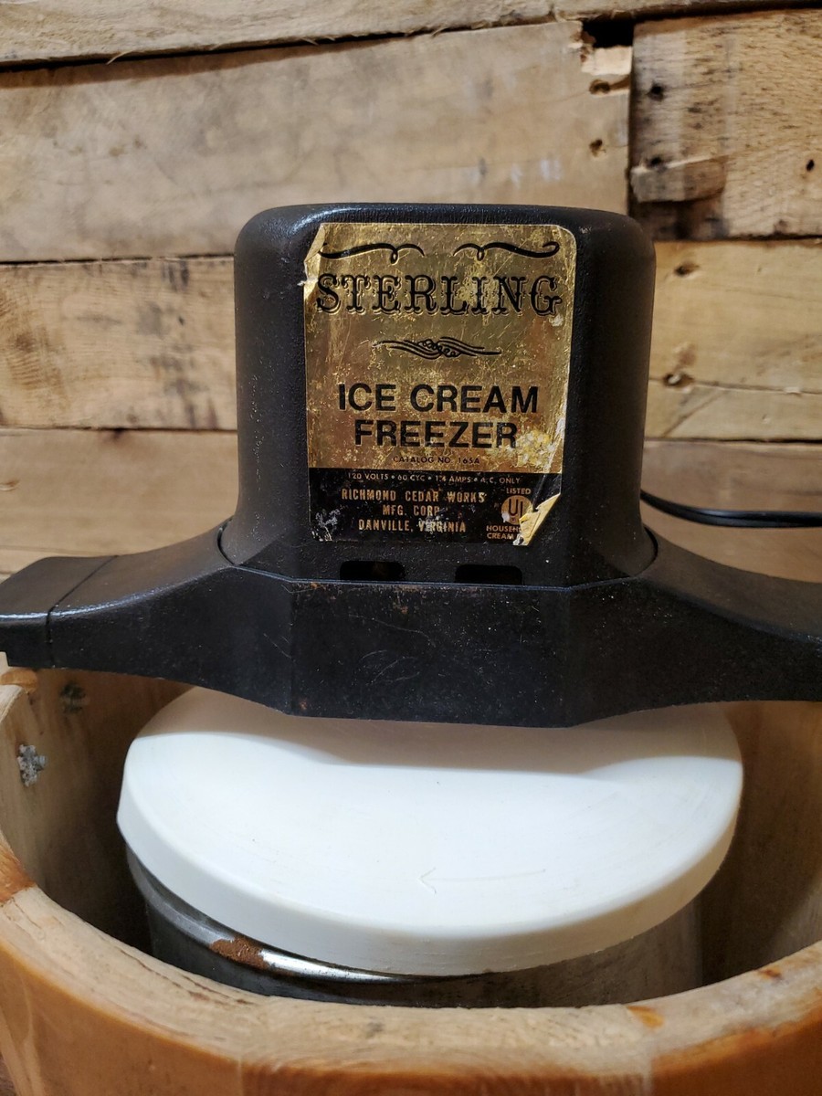 VTG Sterling Richmond Cedar Works 5 Quart Electric Ice Cream