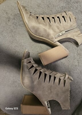 fergalicious by fergie High Heeled shoes 8.5