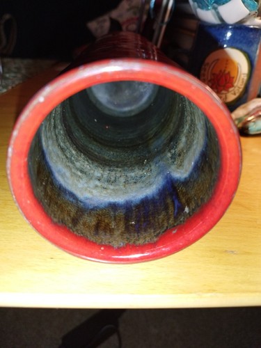 Wilhelm & Elly Kuch 1960s marked Art Pottery RED Glaze tall cylindrical Vase - Picture 2 of 6