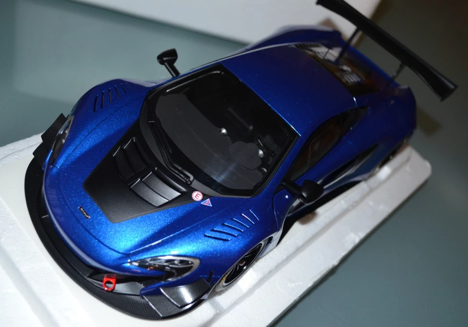 Autoart 1:18 Mclaren 650S GT3 (Blau/Black Accents) - Bild 2 von 4