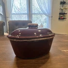 vintage Hull Pottery 2-quart casserole dish with a lid