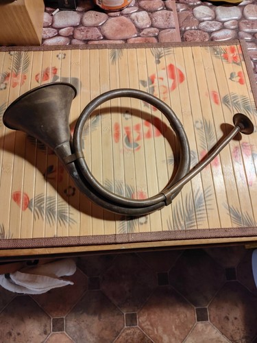 Antique Brass Hunting Horn Decorative Wall Hanging Musical Instrument