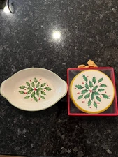 Lenox Christmas Holly Berry Holiday Dish and Coasters BRAND NEW