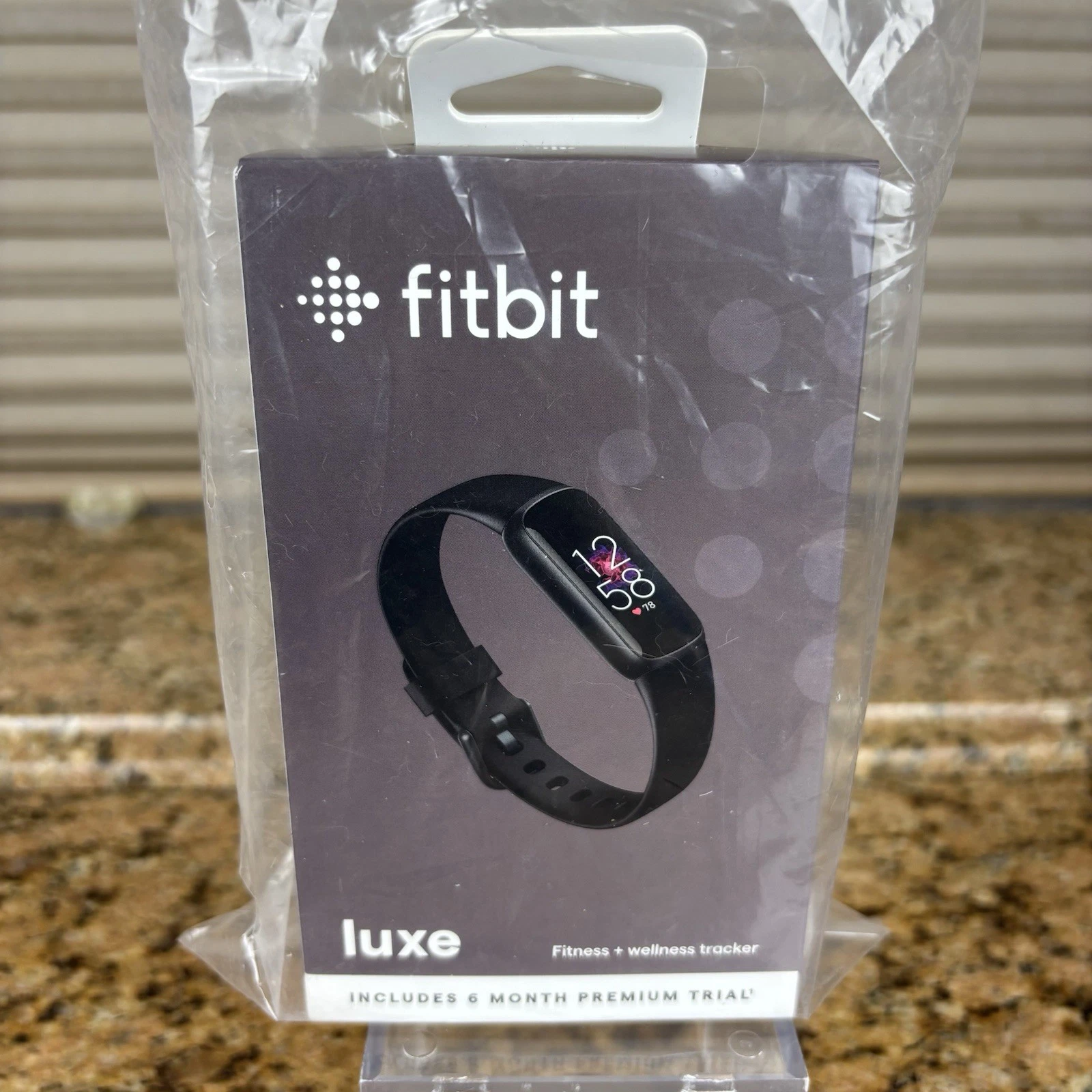 Fitbit Luxe-Fitness And Wellness-Tracker GPS Stress Management, Sleep-Tracking