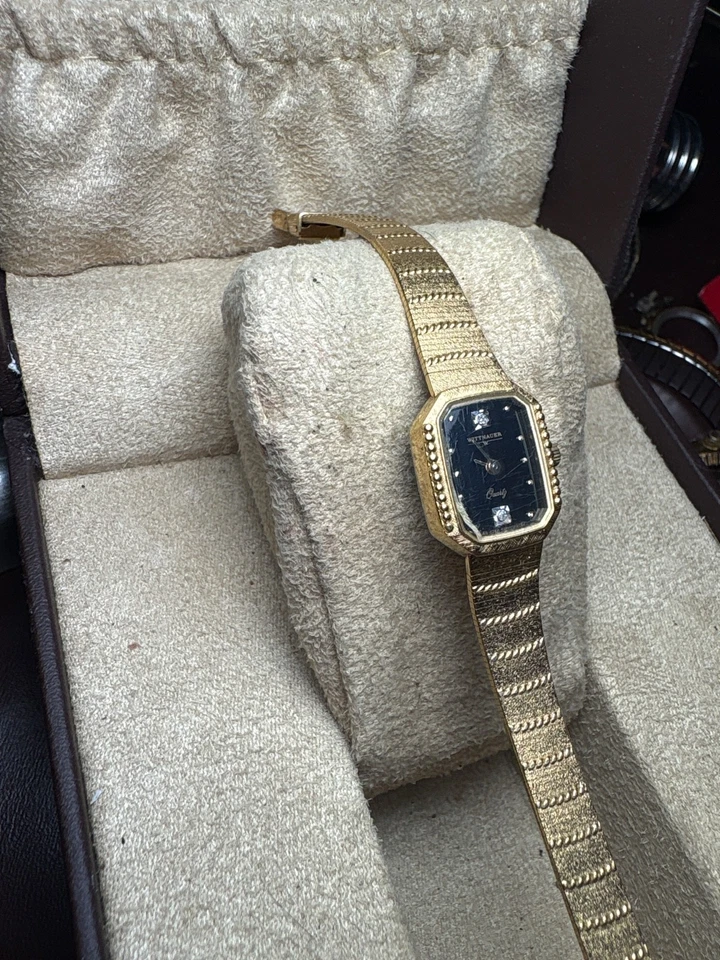 Reloj vintage Wittnauer Tank tono oro esfera negra diamante acento bonito reloj Foto 4 de 4