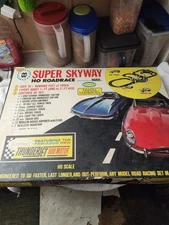 AURORA Model Motoring "Super Skyway HO  RoadRace Slot Car Set Complete W-4 Cars