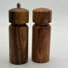 Vintage Wood Salt  Pepper Mill Set Oak Grinders MCM Farmhouse Granny Kitchen