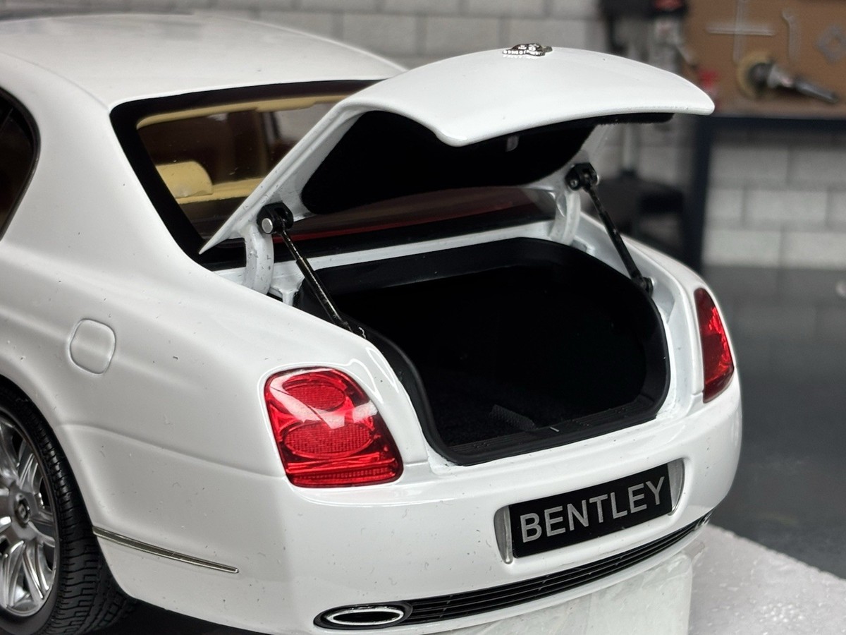 1:18 *BOXED MINICHAMPS 2005 BENTLEY CONTINENTAL FLYING SPUR WHITE