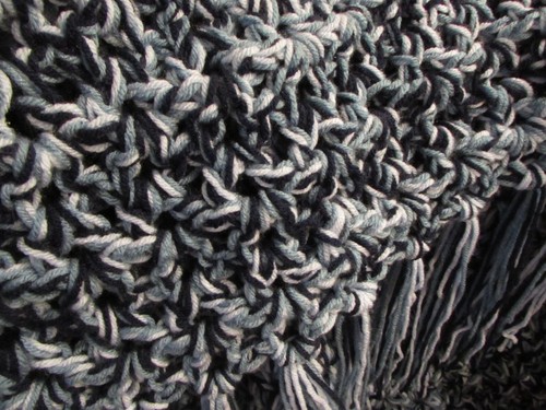 V-stitch Afghan in Country Blue Mix Hand Crocheted Decorative Throw Blanket - Afbeelding 6 van 7