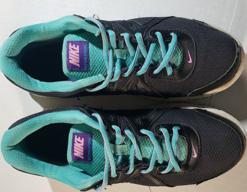 Nike Revolution 2 Antracita Magenta Jede Talla 9.5 Negro Tel Pk y Blanco 554900-025 - Imagen 6 de 9