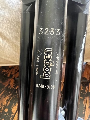 Manfrotto Bogen tripod leg ##3233 W Bogen Pro Superhead #3039 - Picture 8 of 9