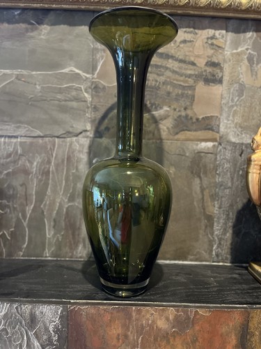 Green Art Glass Vase 18.5" Tall Rare Global Views Avocado - Picture 4 of 4