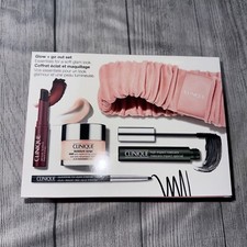 CLINIQUE 5 Piece Glow  Go Out Makeup Set Almost Honey Lipstick, Moisture Surge