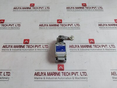 Yamatake-Honeywell 1LS1-J Micro Limit Switch 1/2HP-125VAC 650-000.016