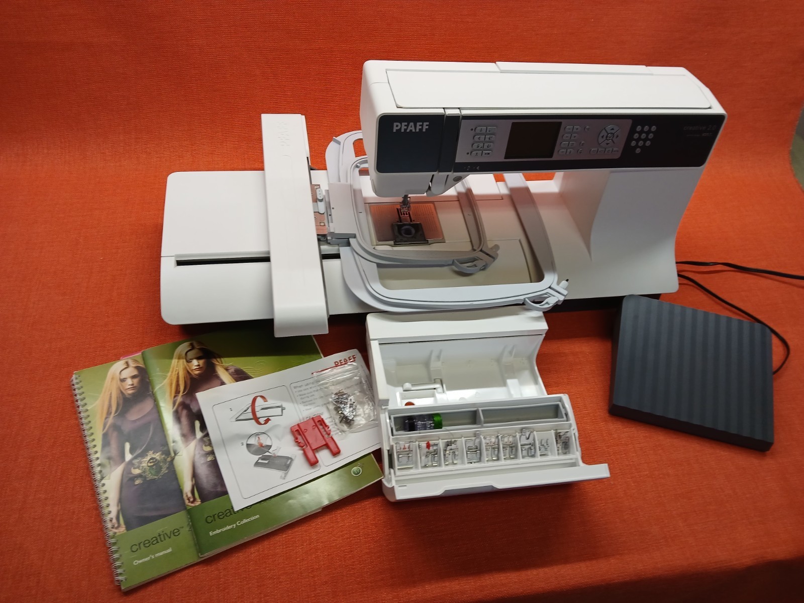 Pfaff Creative 2.0 Embroidery, Quilting, Sewing Computer & L