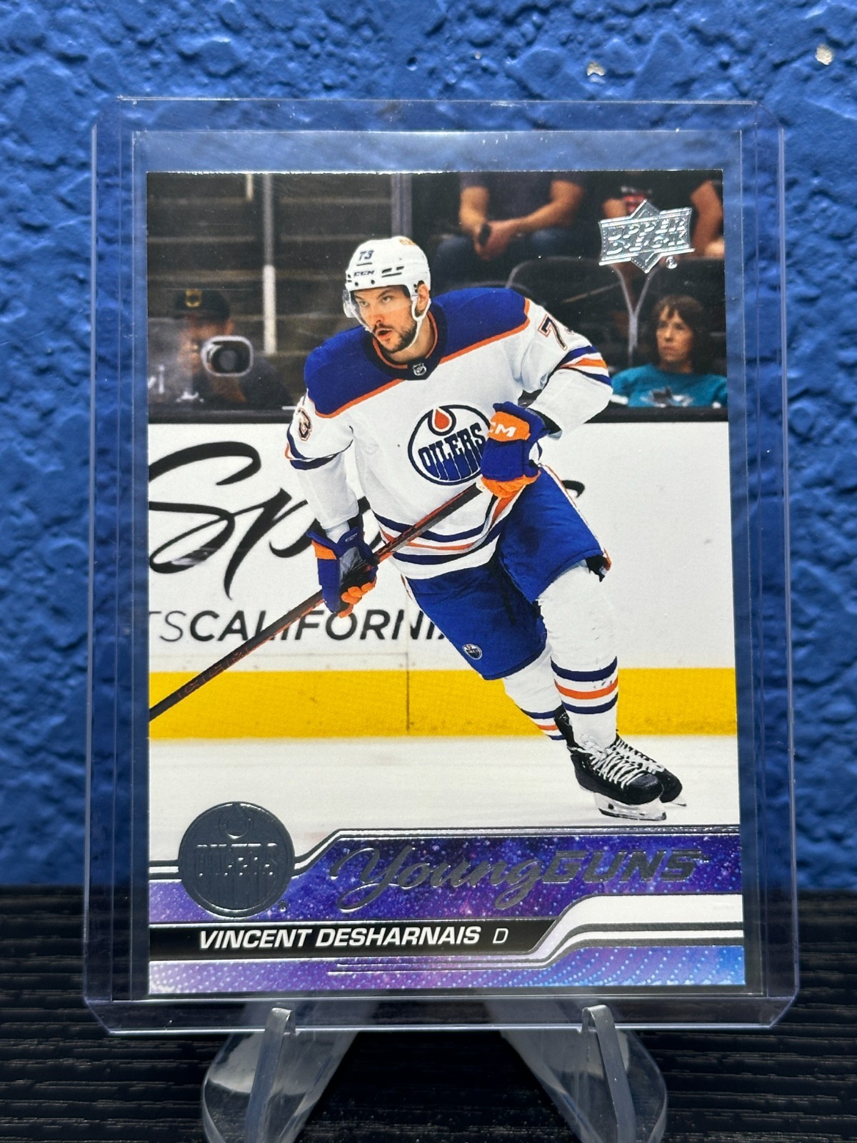 2023-24 Upper Deck Series 1 - Young Guns Vincent Desharnais #202 (RC) Oilers