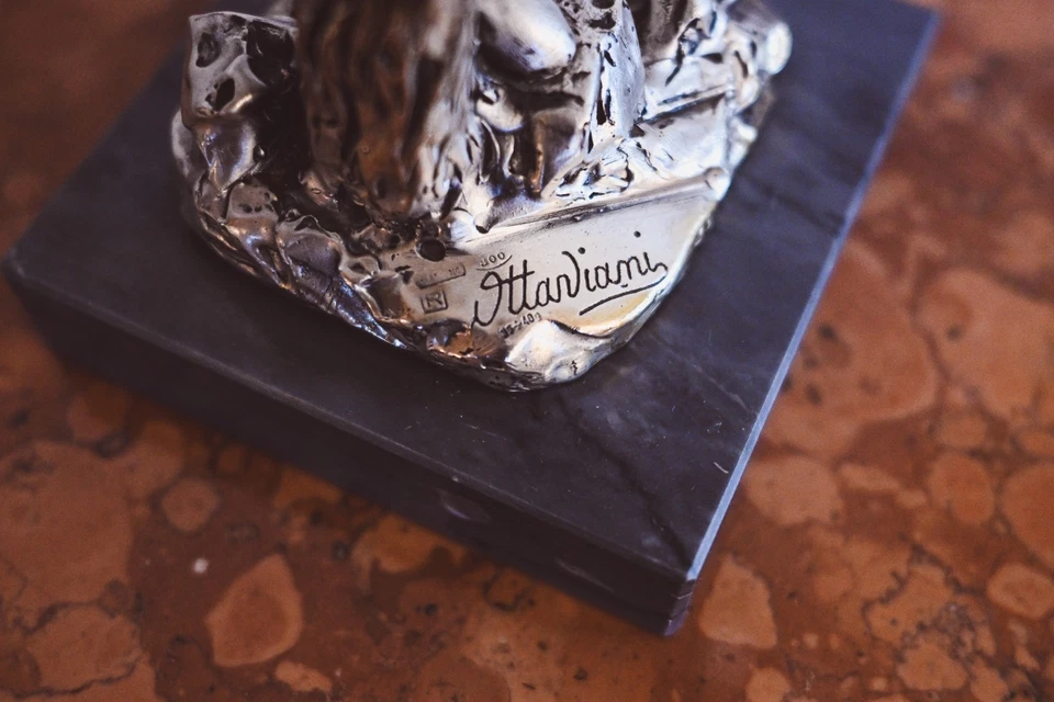 Cavallo Rampante Ottaviani - lamina argento - alto 25 - base marmo - Immagine 4 di 4