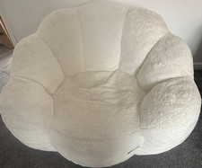 Fluffy cuddle foam chair