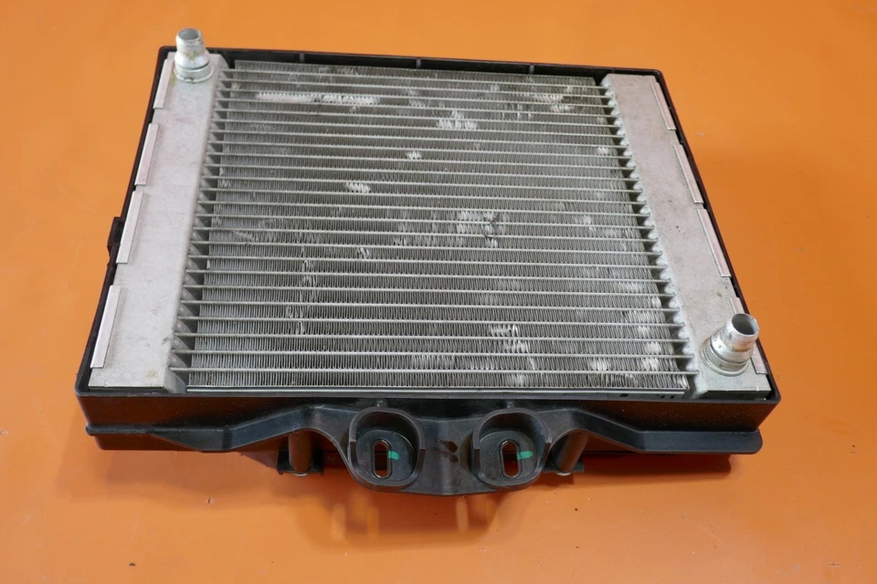 RADIADOR AUXILIAR CONDUCTOR IZQUIERDO BMW M6 2014 2015 2016 2017 2018 2019 17112284275 Foto 2 de 4