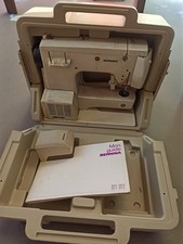 Machine à coudre Bernina vintage ancienne grand format à restaurer collection dé