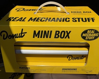 Donut Media Mini Boîte à Outils Portable – 2 Tiroirs Magnétiques – Jaune – 5,22 Lb
