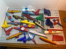 Duża partia zabawek Kazoos Hohner i inne markowe metalowe i plastikowe