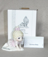 PRECIOUS MOMENTS "PRECIOUS BABY" BLONDE 133023 - SHARE THE GIFT OF LOVE - NEW