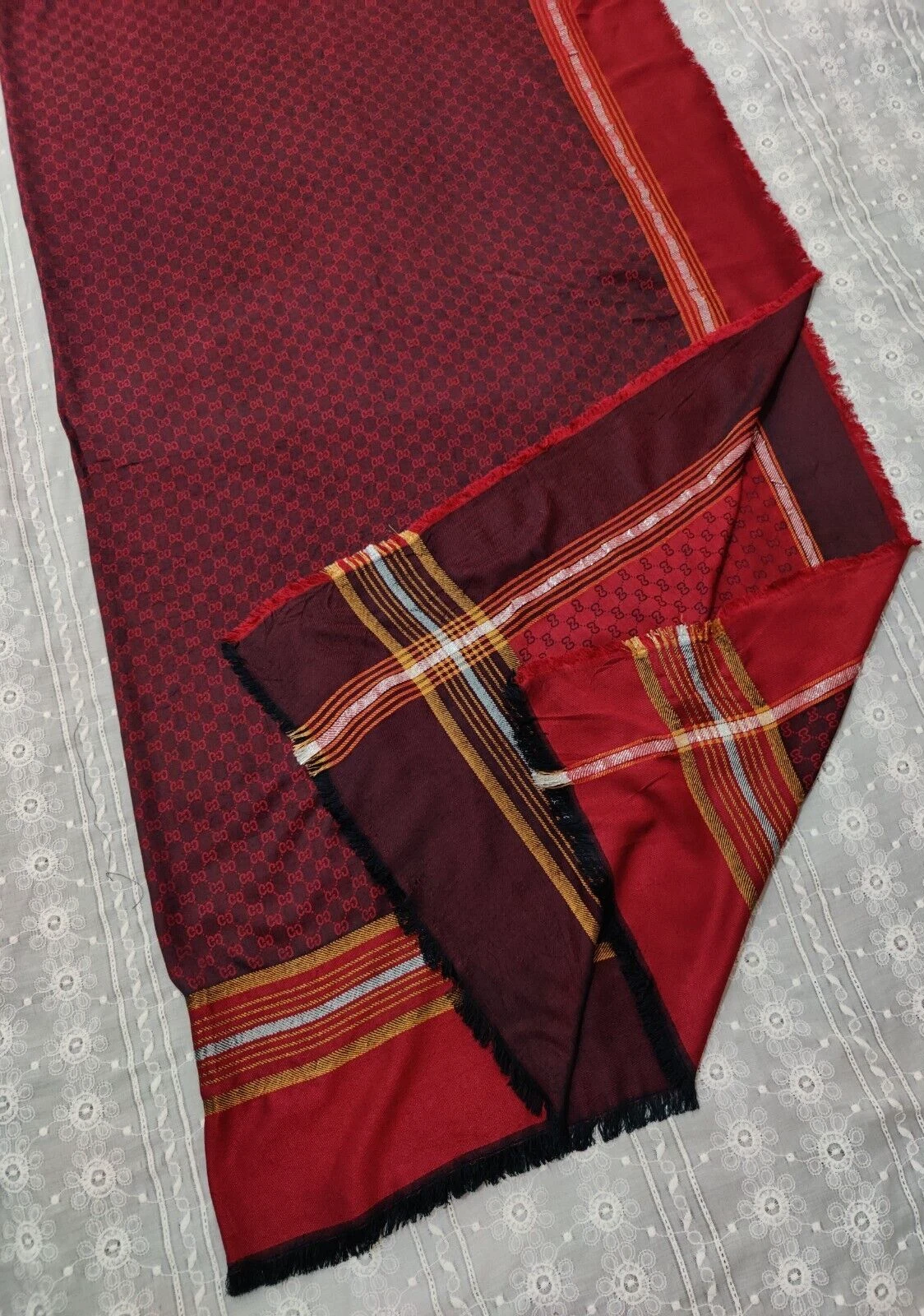 Authentique châle écharpe Gucci multicolore logo GG fabriqué en Italie laine de soie viscos étole