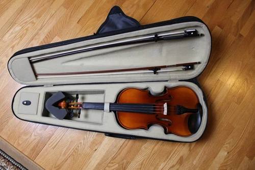 John Juzek Violin 4/4 Size, carrying case & 2 bows, Teller Sound Bridge Germany