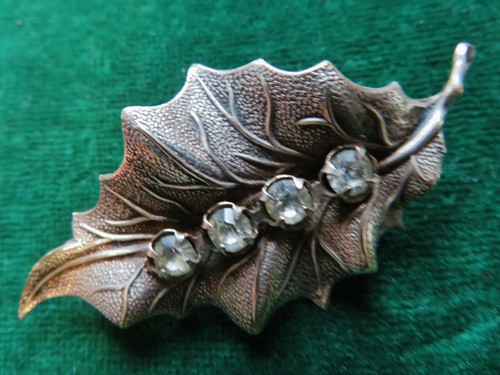 Magnifique Broche Ancienne – Métal Argenté Et Strass (occasion)