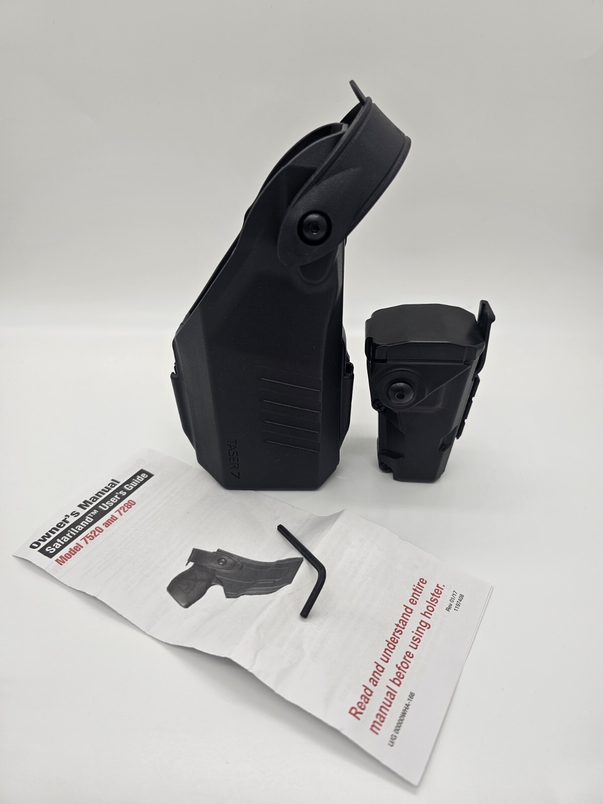 SafariLand Taser 7 Right Hand BLK Holster  7520-464-411 P707 W/ Cartridge Holder