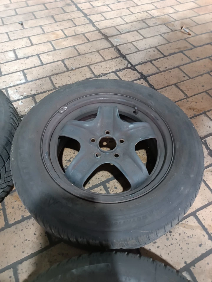 Ford C-Max DM Satz Winterräder Stahlfelgen 2160825 215/60R16 95H DOT 5117 4-5mm - Bild 4 von 4