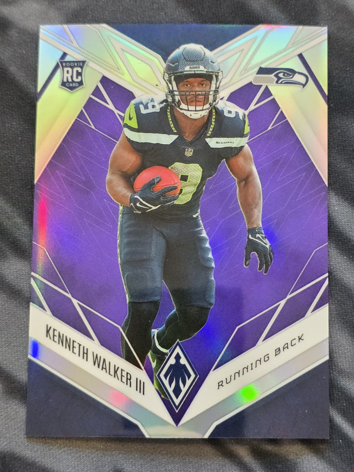 2022 Panini Phoenix - Rookies Kenneth Walker III #118 Purple /125 (RC)