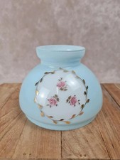 Abat-jour ancien en opaline bleue décor roses