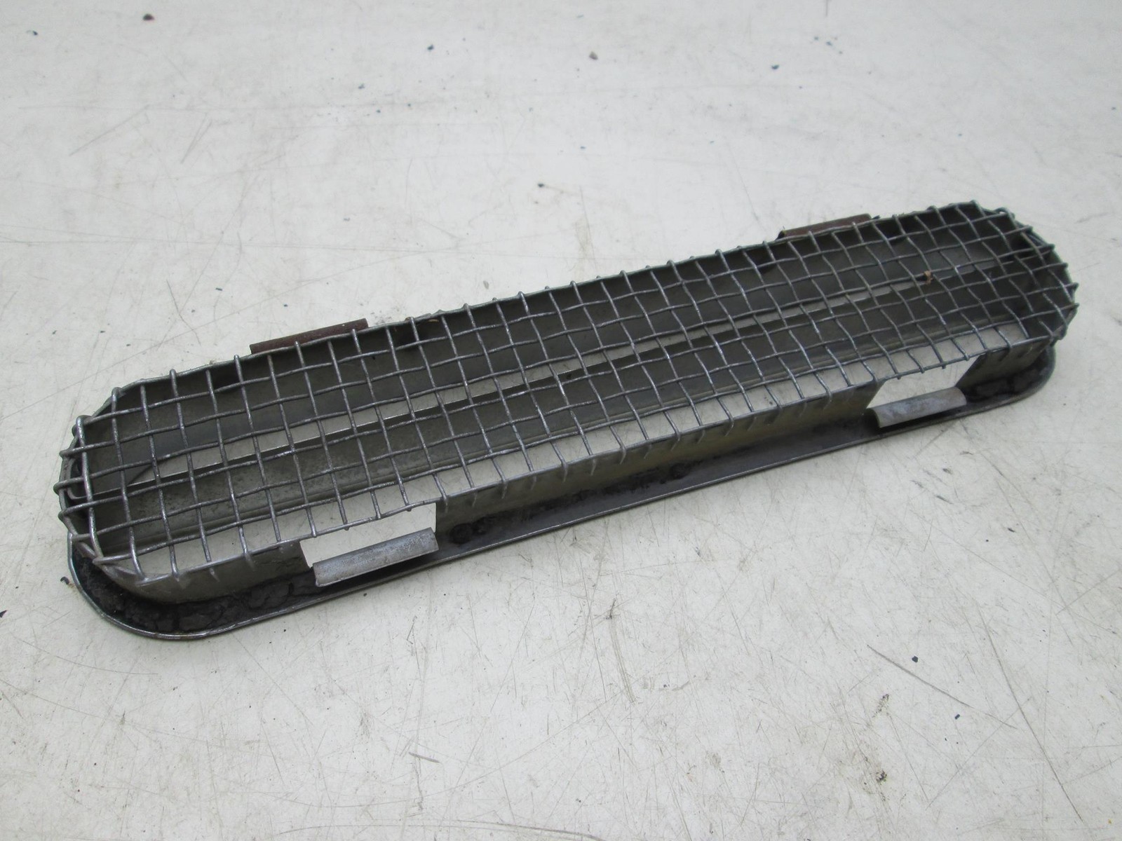 Rolls Royce Silver Shadow T1 front right air intake grille (USED)