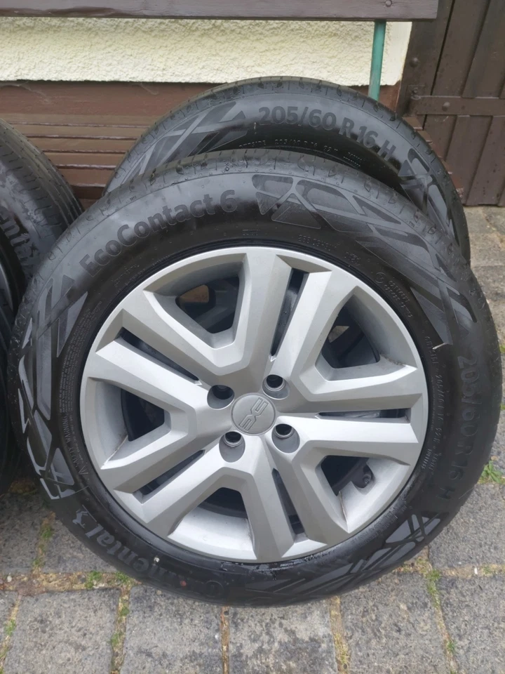 Kompletträder Sommer  DACIA Stepway gebraucht ca.12000km ,Reifengröße:205/60/R16 - Bild 2 von 4